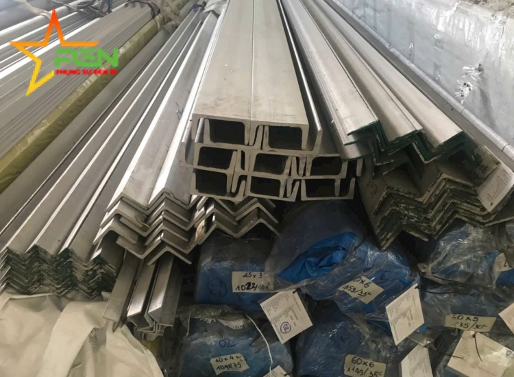 VÊ ĐÚC INOX 304: 60 x 60 x 5.0 x 6 M