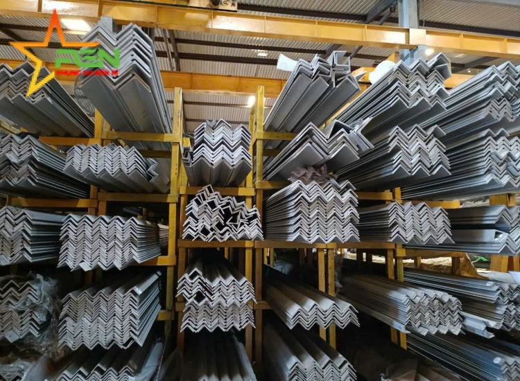 VÊ ĐÚC INOX 304: 50 x 50 x 4.0 x 6 m