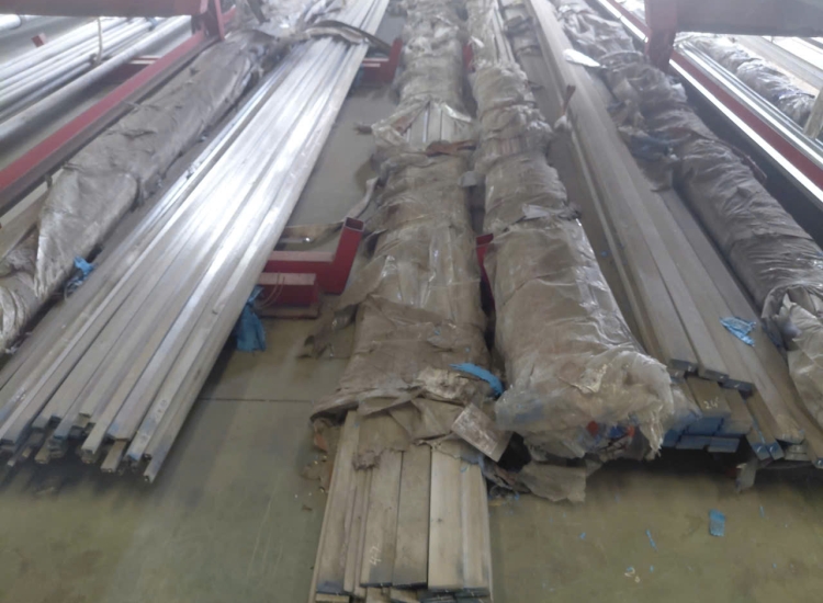 THANH LA ĐÚC 304 SỌC XƯỚC : 70 x 12 x 4000/6000MM/HL- LẬP LÀ INOX - Stainless Steel Bar Flat